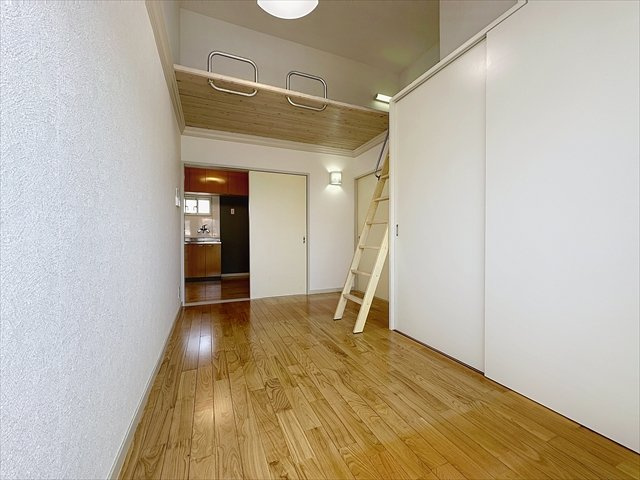 リバティ鶴間の洋室