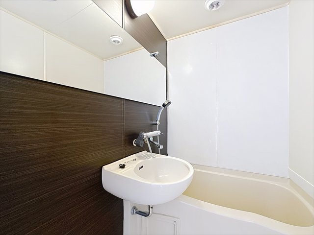 リバティ鶴間の浴室