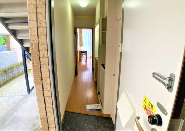 【玄関】 | 設備仕様は号室により異なる為、現況を優先とします。