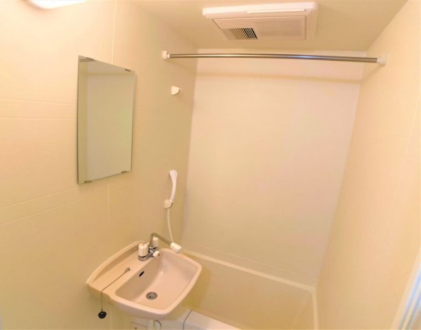 【浴室】 | 設備仕様は号室により異なる為、現況を優先とします。