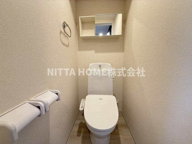 Ｌａ・Ｎｏｒｄ．のトイレ|上にはトイレットペーパーなどをストックできる棚がついています★