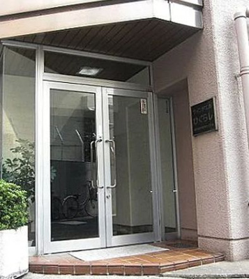 【エントランス】 | ツインドエルひぐらし | 落ち着いたエントランスです