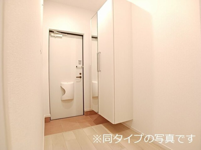 【玄関】 | レジダンス・マリンＡ