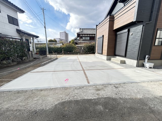 新築　高崎市倉賀野町2期　Blooming　Garden　１号棟の駐車場|現地写真　駐車スペースは並列2台分可能です！
