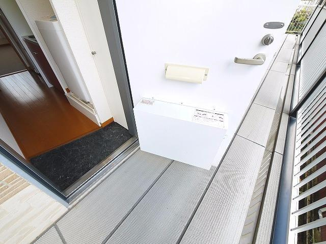 レオパレスグリューナーの設備|宅配ボックス