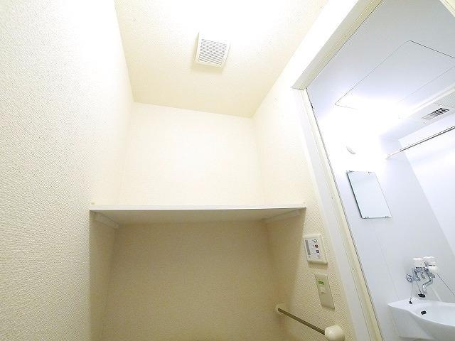 レオパレスグリューナーの収納|便利な収納スペースです