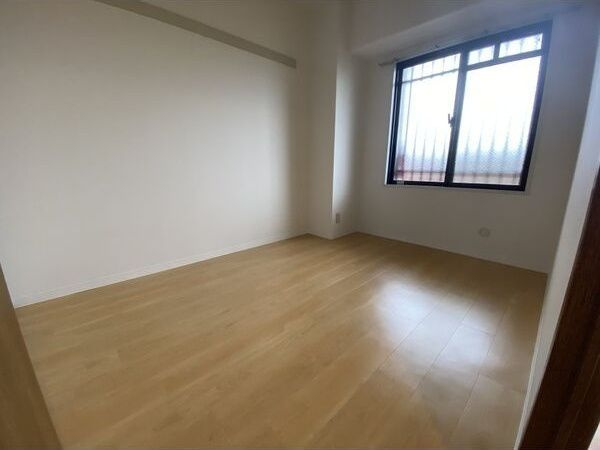 ブリランテ鶴見の寝室