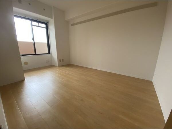 ブリランテ鶴見の洋室