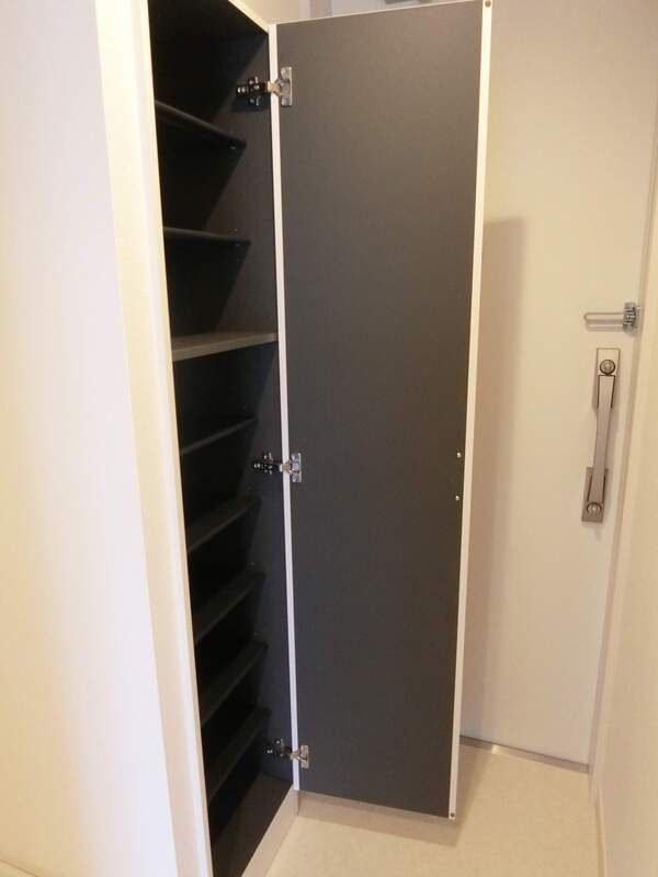 リブリ・リア　コートの収納