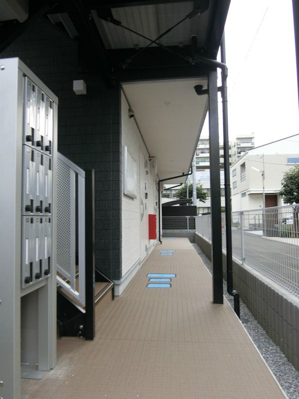 リブリ・リア　コートのエントランス