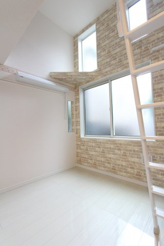 ユナイト 白楽ミーシアの居間・リビング|同タイプ参考写真です。