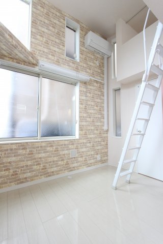 ユナイト 白楽ミーシアの居間・リビング|同タイプ参考写真です。