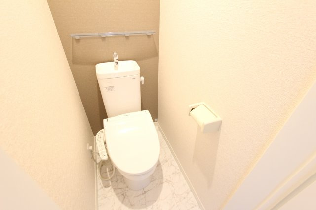 ユナイト 白楽ミーシアのトイレ|同タイプ参考写真です。