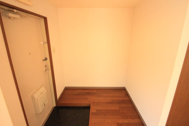 メゾン藤阪の玄関