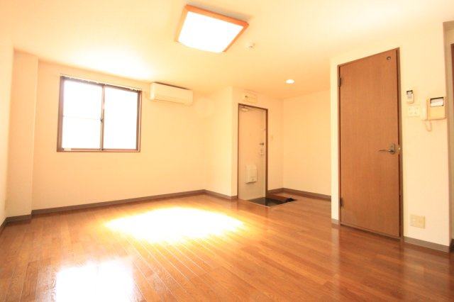 メゾン藤阪の洋室