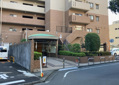 【外観】 | ファミールスクエア八王子 | マンションの外観は非常に重要なポイントです！外観の善し悪しは資産価値に大きな影響を与えます。外観のいいマンションを購入することで、高値で売却がしやすく、買い手が見つかりやすいというメリットがあります。
