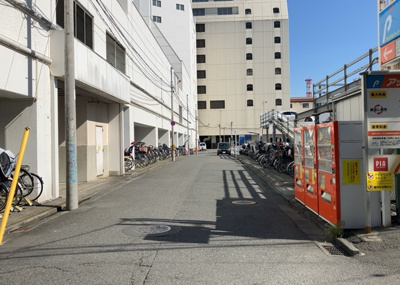 【展望】 | ファミールスクエア八王子 | 眺望を気にして物件を探す場合、前面に建物が建っていないか現地で確認しましょう！前面に建物があると景色はもちろん、日当たりや風通しにも影響が出てきます。住んだ時のことを想像しながら現地見学をしましょう。