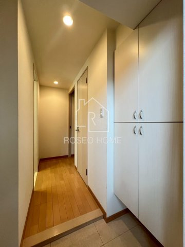 TOMODOAL北梅田の玄関|同マンション別部屋：参考写真