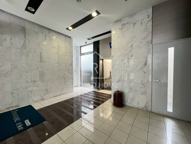 TOMODOAL北梅田のロビー