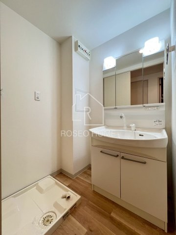 TOMODOAL北梅田の洗面所|同マンション別部屋：参考写真