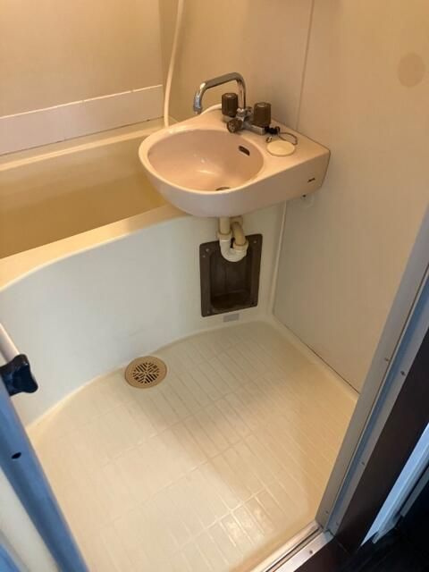 泉ハイツの浴室