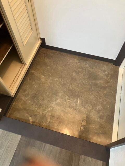 泉ハイツの玄関