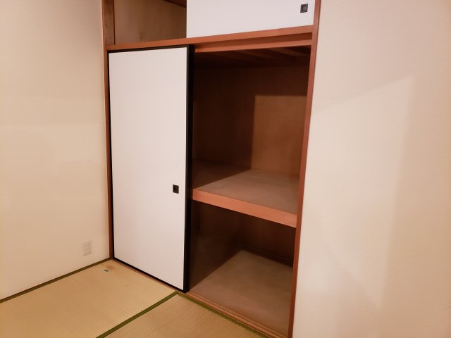 グランドコートB棟の収納