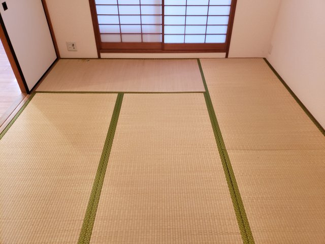 グランドコートB棟の和室