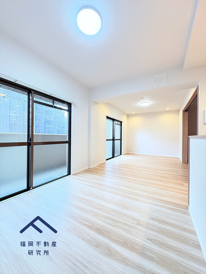 ヴォルフスガルテン二日市の居間・リビング