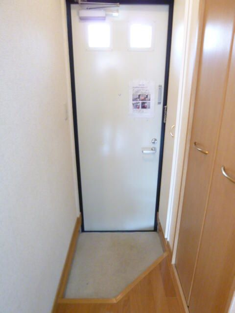 アルブル府中の玄関