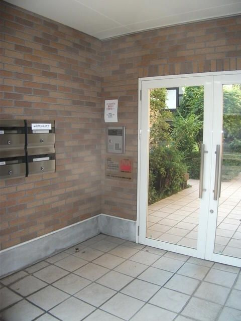 アルブル府中のエントランス