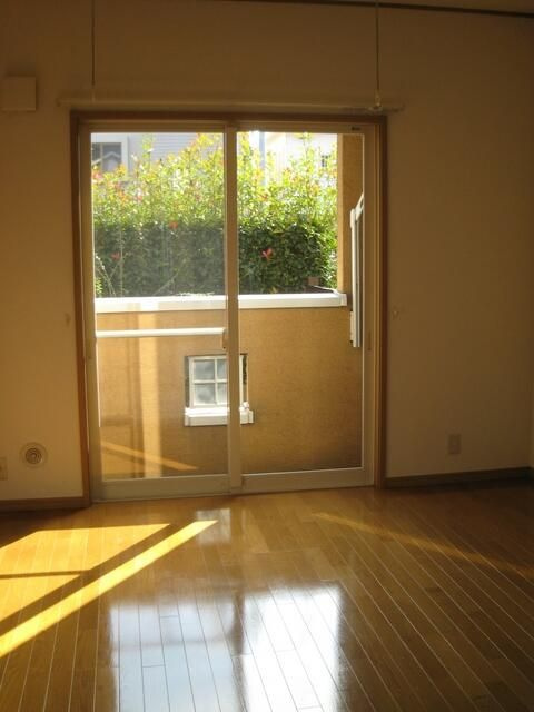 アルブル府中の居間・リビング