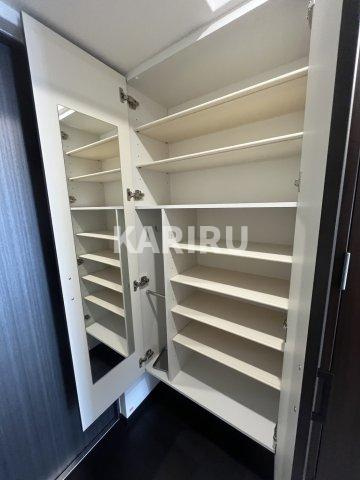 スワンズシティ大阪クレアストのロビー