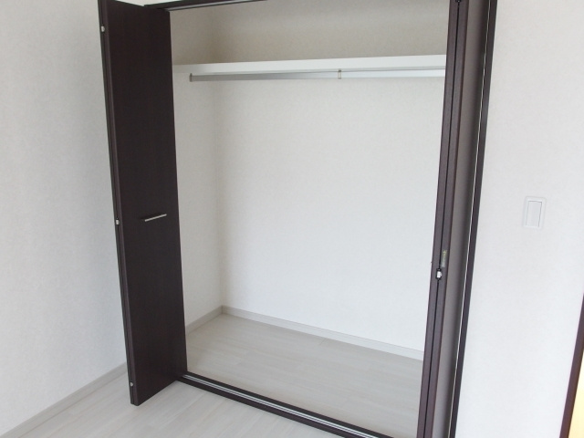 Ａｍｏ　Ａｅｗｚｚｏ（アーモ　アレッツォ）の収納