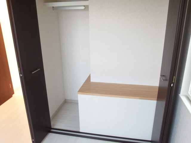 Ａｍｏ　Ａｅｗｚｚｏ（アーモ　アレッツォ）の収納