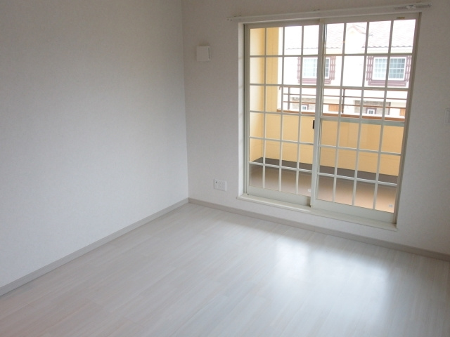 Ａｍｏ　Ａｅｗｚｚｏ（アーモ　アレッツォ）の居間・リビング