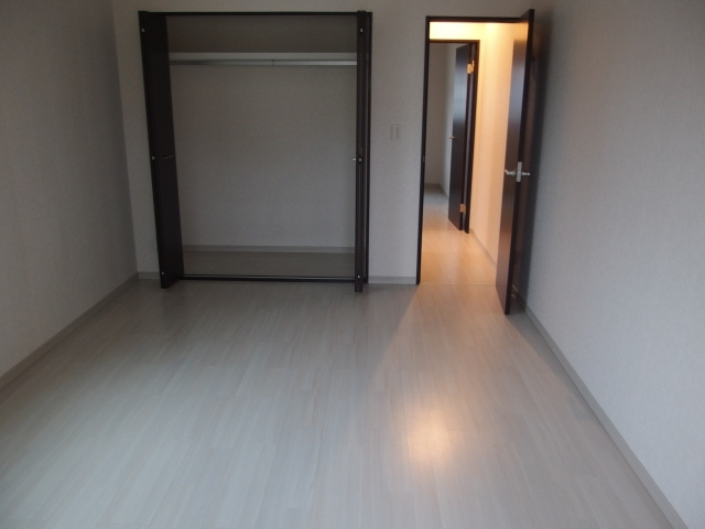 Ａｍｏ　Ａｅｗｚｚｏ（アーモ　アレッツォ）の収納