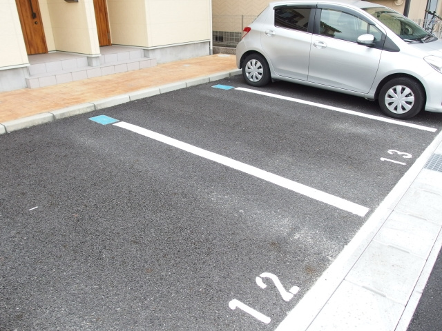 Ａｍｏ　Ａｅｗｚｚｏ（アーモ　アレッツォ）の駐車場