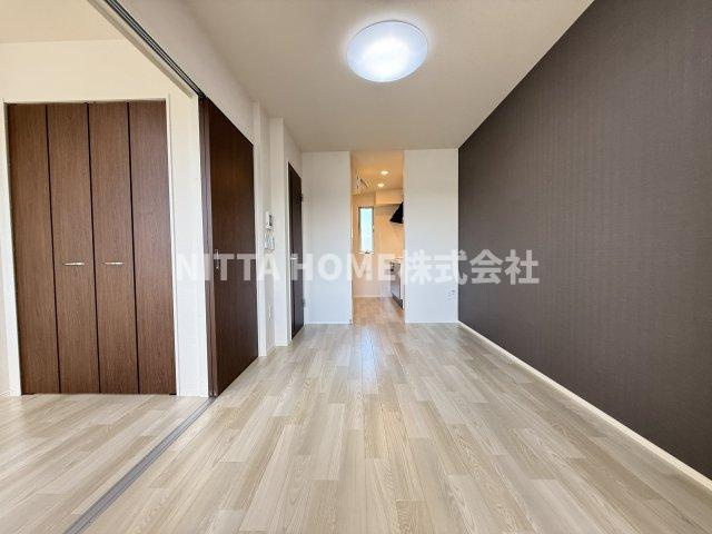 Ｌａ・Ｎｏｒｄ．の居間・リビング|オープンタイプのキッチンがついているリビングルームです◇