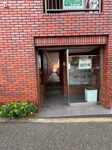 コクブマンションのエントランス