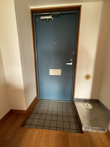 コクブマンションの玄関