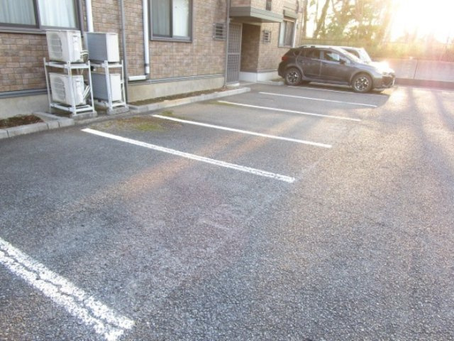 パレス・ザ・グリーン　Ａ・Ｂの駐車場