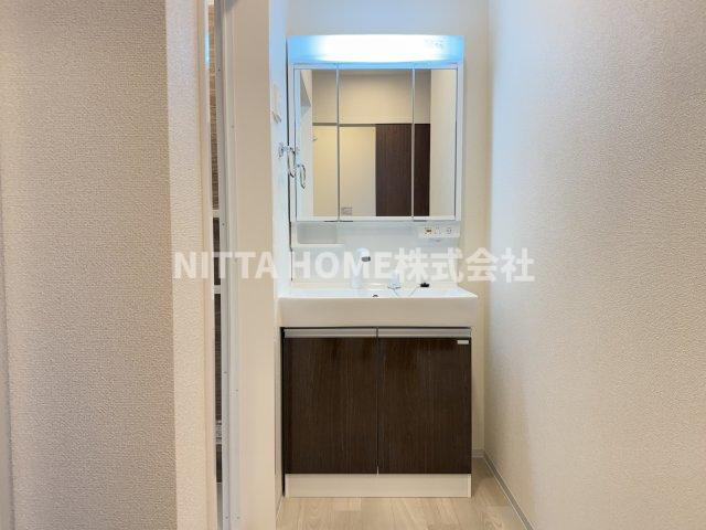 Ｌａ・Ｎｏｒｄ．の独立洗面台|大きな鏡の独立洗髪洗面台がついています＊