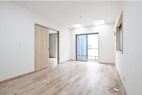 柏市大青田　中古戸建　平成17年築　の居間・リビング