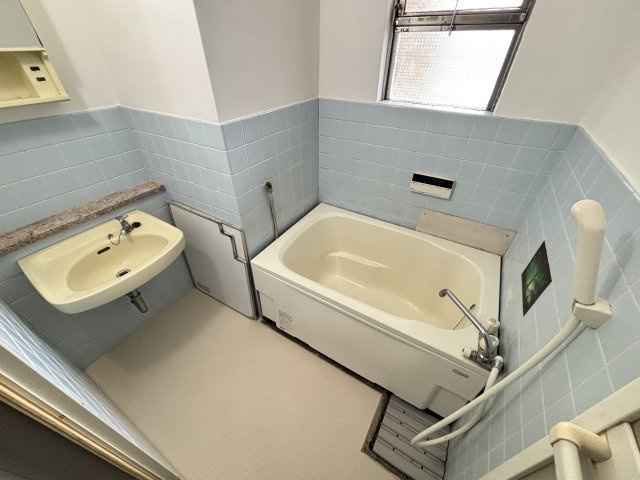 晃伸ハイツの浴室