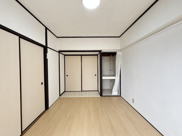 晃伸ハイツの洋室