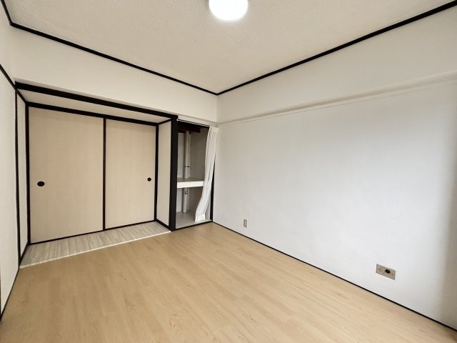 晃伸ハイツの洋室