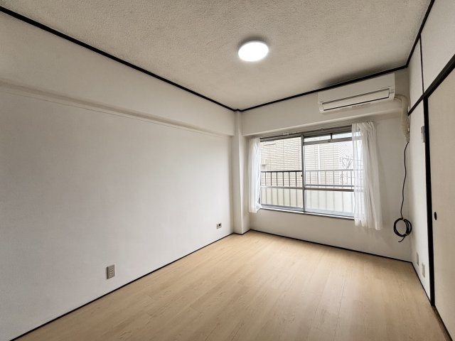 晃伸ハイツの洋室