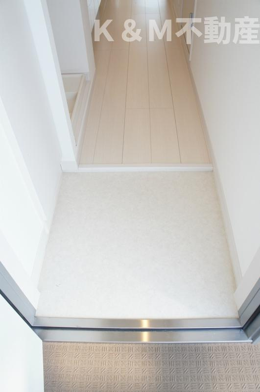 リブリ・小金の玄関|明るい玄関です