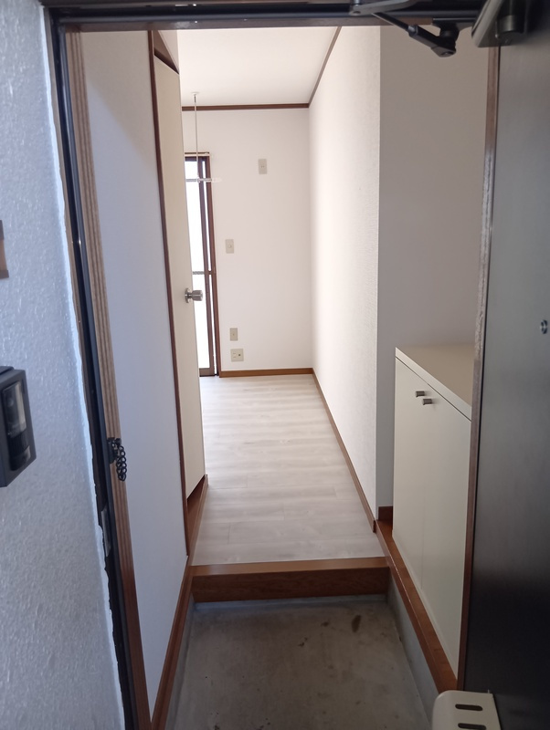 サンシャインシルク嵯峨の玄関